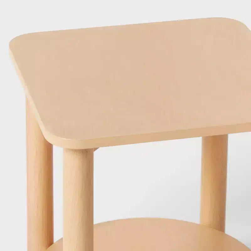 Table de chevet pour enfant en bois naturel